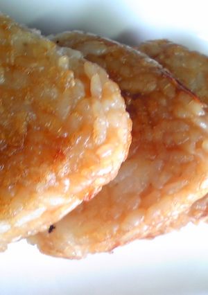 焼きおにぎりポテチ入り（ポテチ要る？）-レシピのメイン写真