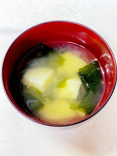 じゃがいもとわかめの味噌汁^^-レシピのメイン写真