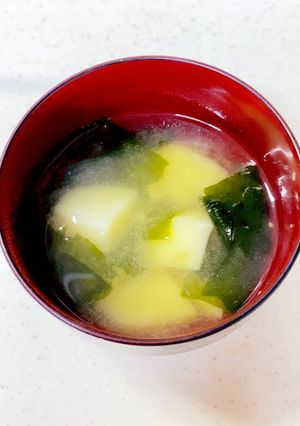 じゃがいもとわかめの味噌汁^^-レシピのメイン写真