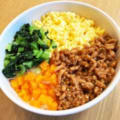 รูปของ 夏休みランチ・お弁当にも♪鶏そぼろ丼