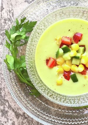 夏野菜とアボカドの食べるスープ-レシピのメイン写真