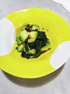 アボカドとワカメのマスタード和え-レシピのメイン写真