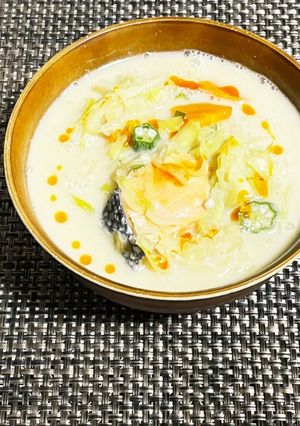 鮭とキャベツの坦々豆乳スープ-レシピのメイン写真