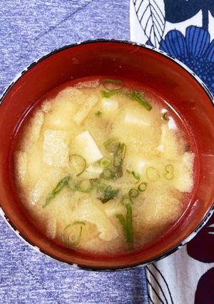 茅乃舎の出汁で★玉ねぎと豆腐の味噌汁-レシピのメイン写真