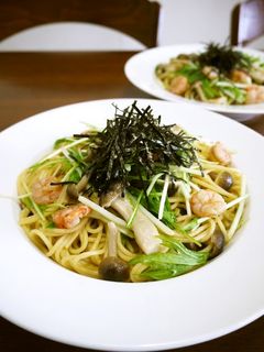 プリプリ海老の水菜としめじの和風パスタ♪-レシピのメイン写真