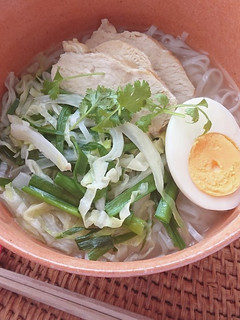 ボーンブロスのフォー(キャベツと鶏肉)-レシピのメイン写真