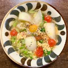 รูปของ 蕪とミニトマトの卵スープ