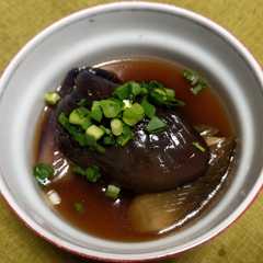 A picture of 油で揚げないナスの揚げ煮風.