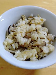 きのこたっぷり炊き込みごはん-レシピのメイン写真