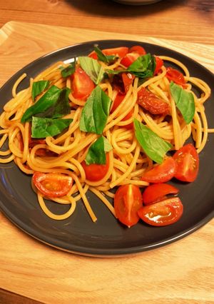超簡単!トマトとバジルのパスタ-レシピのメイン写真