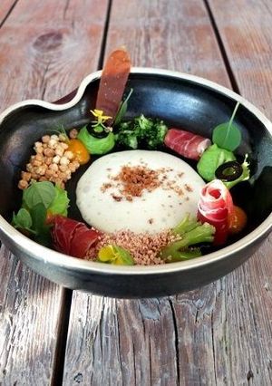 イベリコ生ハムとオリーブオイルエスプーマ-レシピのメイン写真
