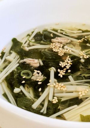 【お皿１つでチンして即席】わかめスープ-レシピのメイン写真