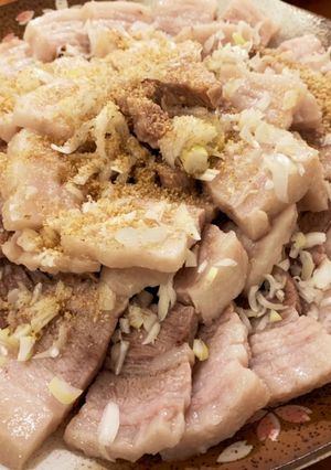 蒜泥白片肉（茹で豚のニンニクソースかけ）-レシピのメイン写真