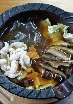 幅広春雨（大拉皮）で白菜と椎茸の小鍋-レシピのメイン写真