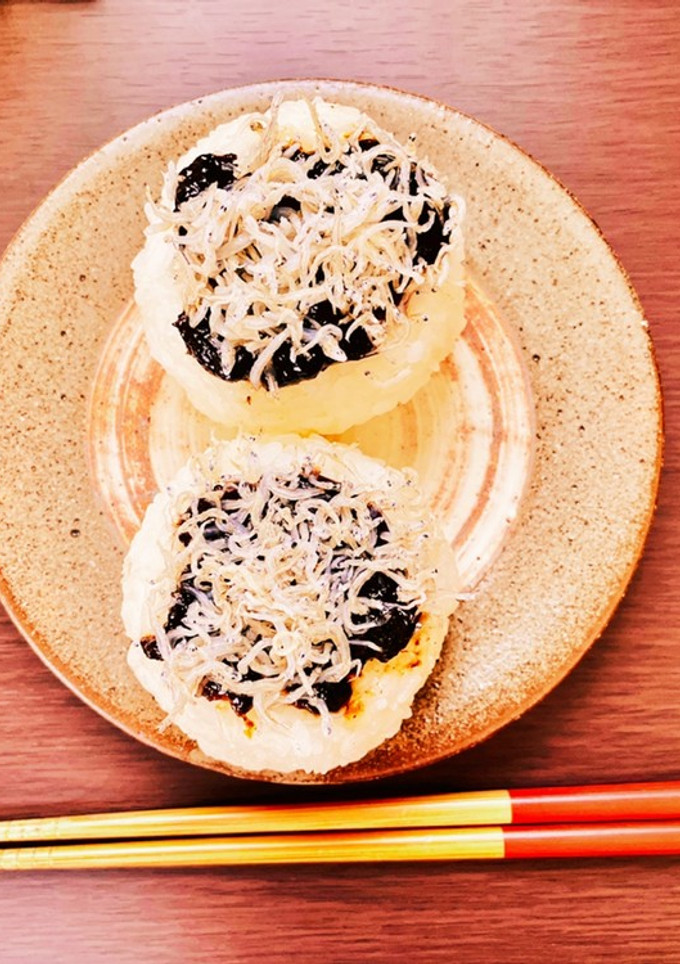 海苔佃煮とちりめんじゃこの焼きおにぎり-レシピのメイン写真