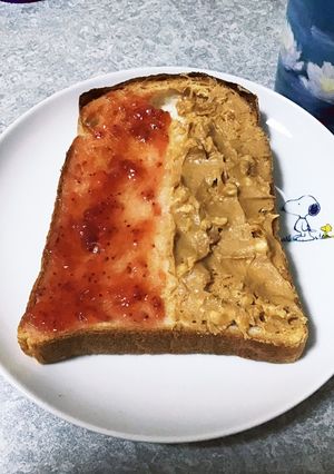 ピーナッツバターと苺ジャムの1/2-レシピのメイン写真