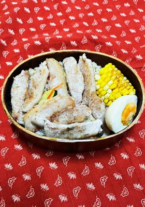 チャーハンon the豚トロ弁当-レシピのメイン写真