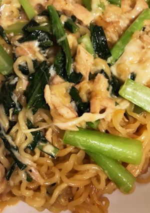ツナチーズ辛ラーメン塩麹焼きそば-レシピのメイン写真