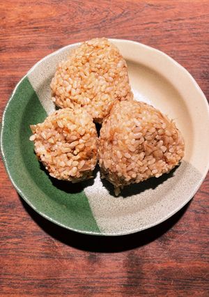 玄米おかか和風出汁醤油おむすびと小結-レシピのメイン写真