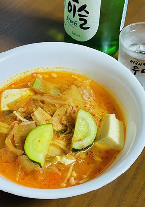 20分で完成 韓国家庭の味ツナキムチチゲ-レシピのメイン写真