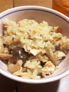サーモンときのこの炊き込みご飯-レシピのメイン写真