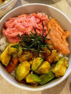アボカドとサーモンのユッケ丼-レシピのメイン写真