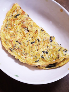 ひじき煮でチーズオムレツ-レシピのメイン写真