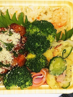 【夫婦弁当108】ナポリ炒めとポテサラ-レシピのメイン写真