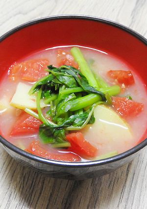 空心菜と新じゃがとトマトのお味噌汁-レシピのメイン写真