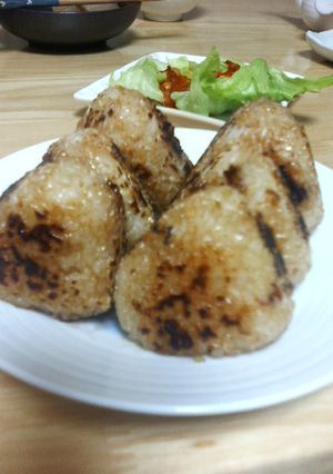 醤油の匂いがたまらな～い♪焼きおにぎり-レシピのメイン写真