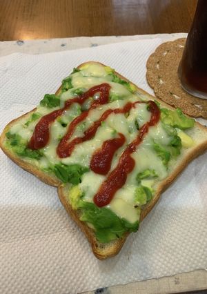 アボカドチーズトースト-レシピのメイン写真