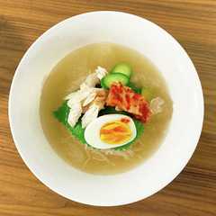 รูปของ 鶏ササミでヘルシーあっさり水冷麺