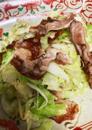 カリカリ豚肉と大盛りキャベツの炒め物-レシピのメイン写真