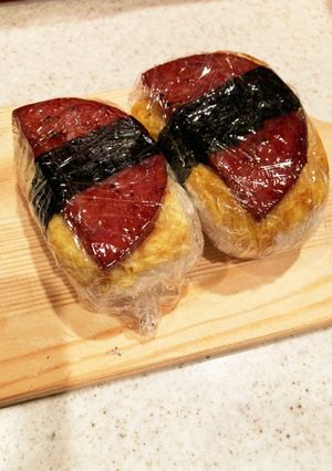 スパムもどき？テリヤキソーセージおにぎり-レシピのメイン写真
