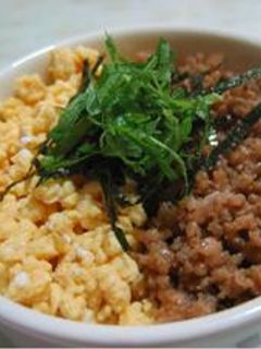 鶏そぼろ★二色丼-レシピのメイン写真
