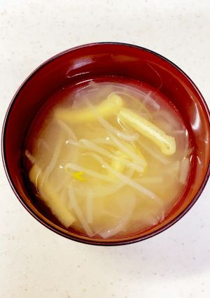 もやし 玉ねぎ 油揚げの味噌汁^^-レシピのメイン写真