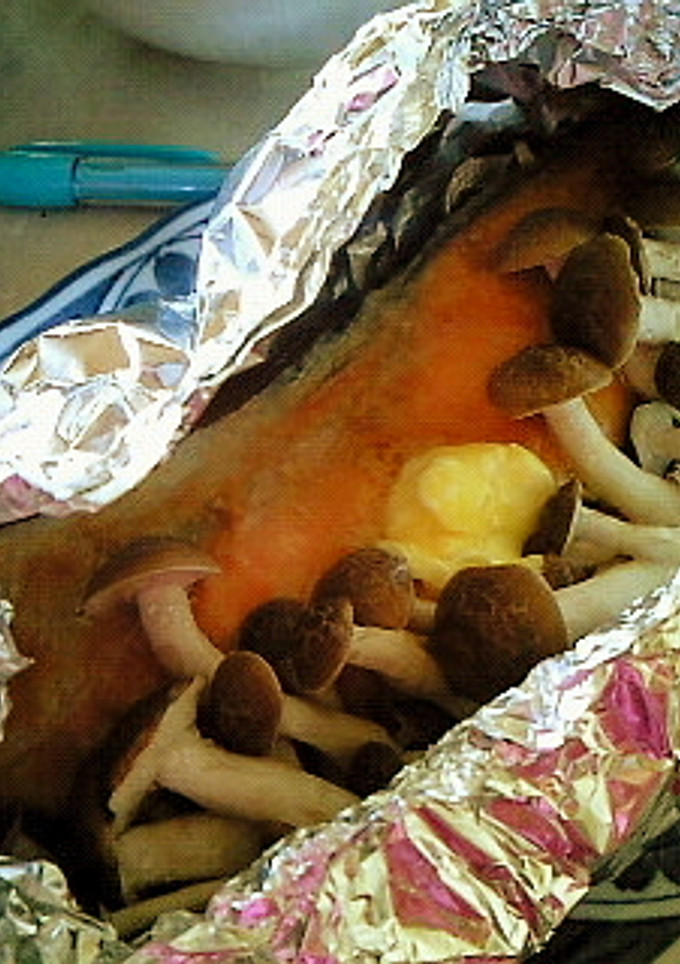 鮭としめじの味噌バター包み蒸し-レシピのメイン写真