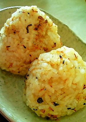 ちりめん山椒の焼きおにぎり-レシピのメイン写真
