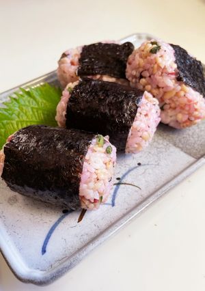 ＊母の甘酸っぱいおにぎり＊梅/しそ/大葉-レシピのメイン写真