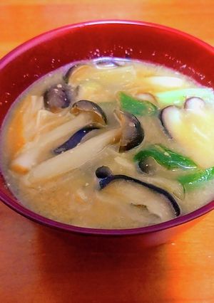 キノコのこくうま味噌汁-レシピのメイン写真