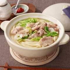 A picture of 豚バラとキャベツのごま油うどん.