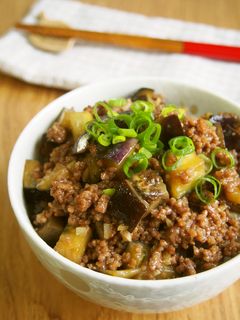 10分で丼!なすと豚ミンチの味噌焼き丼!-レシピのメイン写真