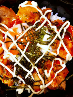 簡単に豚キムチ丼♪温泉卵をのせて-レシピのメイン写真