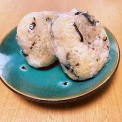 簡単！小腹に美味しい塩昆布おにぎり-レシピのメイン写真