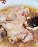 鷄手羽元で作るサムゲタン風スープ