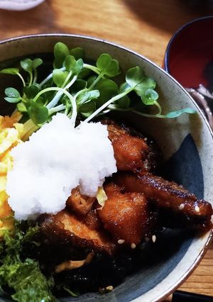 惣菜を使ってぶりの蒲焼き丼-レシピのメイン写真
