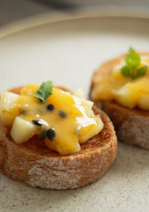 トカラ列島のリリコイバターと焼リンゴ添え-レシピのメイン写真