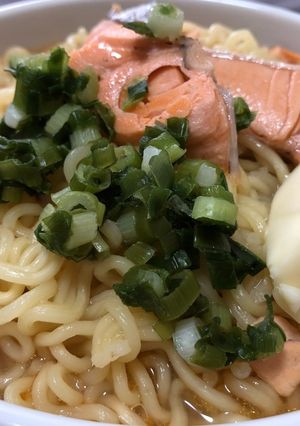 鮭味噌バターラーメン サッポロ一番-レシピのメイン写真