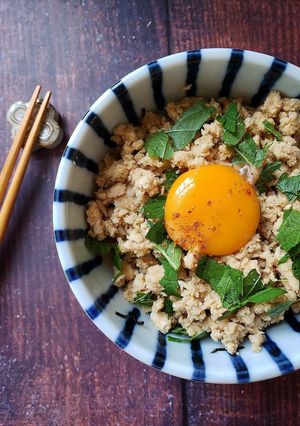 レンジde簡単！甘辛鶏そぼろ丼-レシピのメイン写真