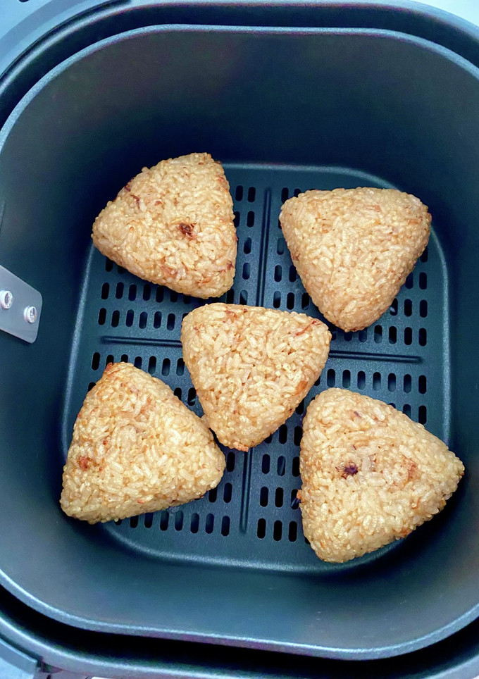 エアフライヤーで作る炊き込み焼きおにぎり-レシピのメイン写真
